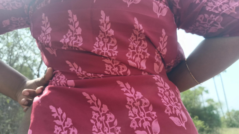 Laxi ammu: 钦奈大学生户外啪啪啪