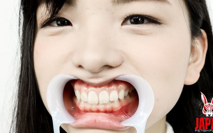 Japan Fetish Fusion: Наблюдение за натуральными зубами, но потенциальные полости найдены!! Красотка вздрагивает, когда ее зубы выпороли - Suzu Shiratori