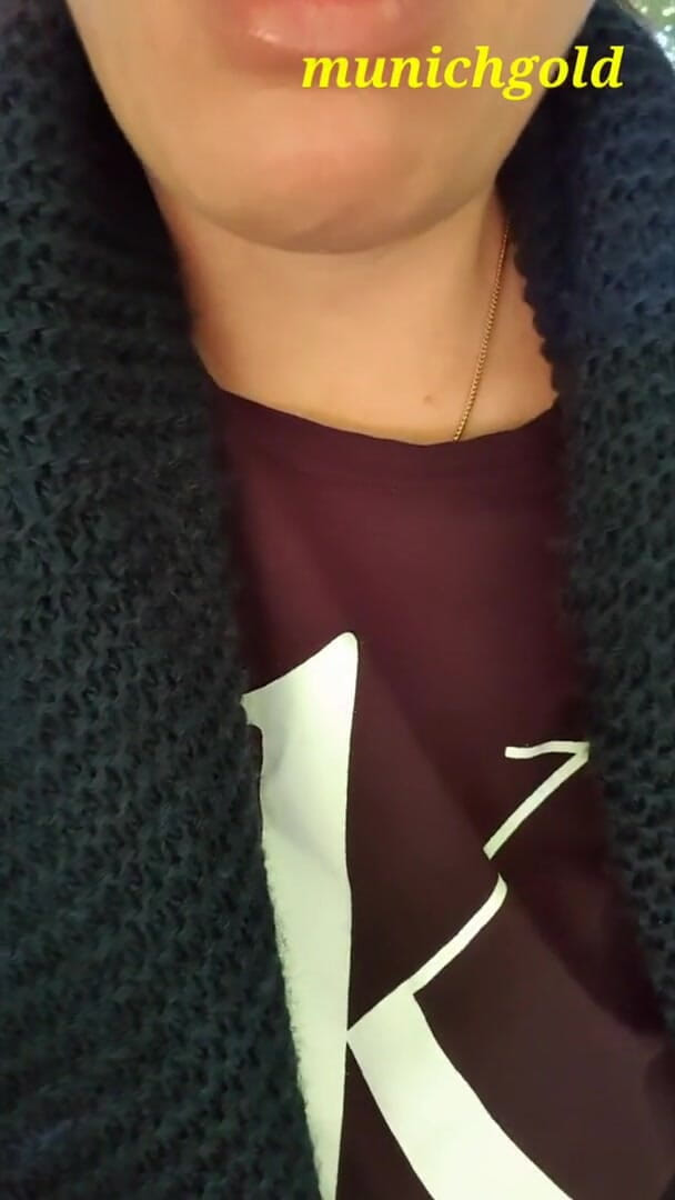Munichgold: My first pee video outdoor