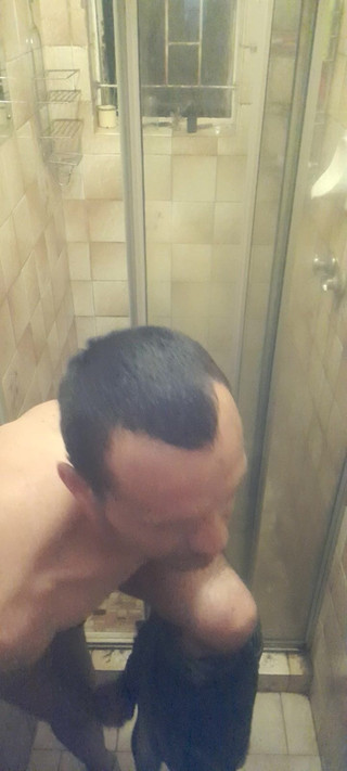 Hunterthehungry: Brunette di kamar mandi