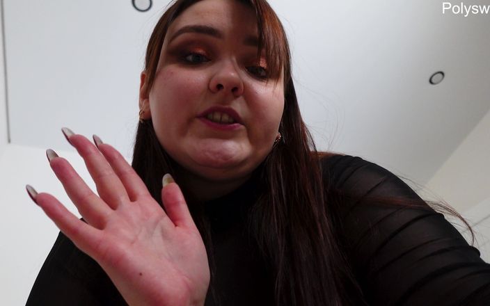 Polly Sweet: Esta milf com uma cinta-caralho sabe o que alavancas puxar...