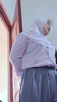[dc] Asiatisches Hijab-mädchen schockiert, einen morgenholz von ihrem stiefbrudchen zu sehen - Minokiiko