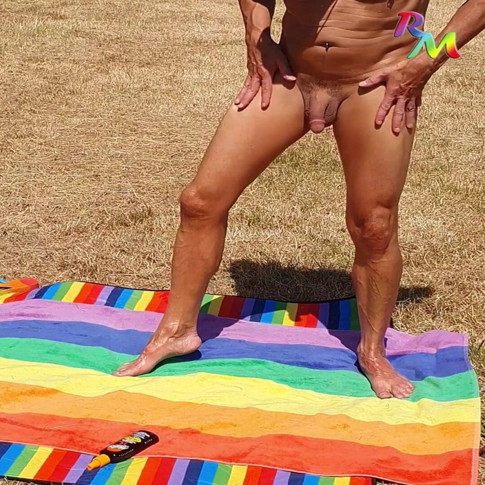 RainbowAdventures: Era una giornata così calda e ero così eccitato! Quasi...