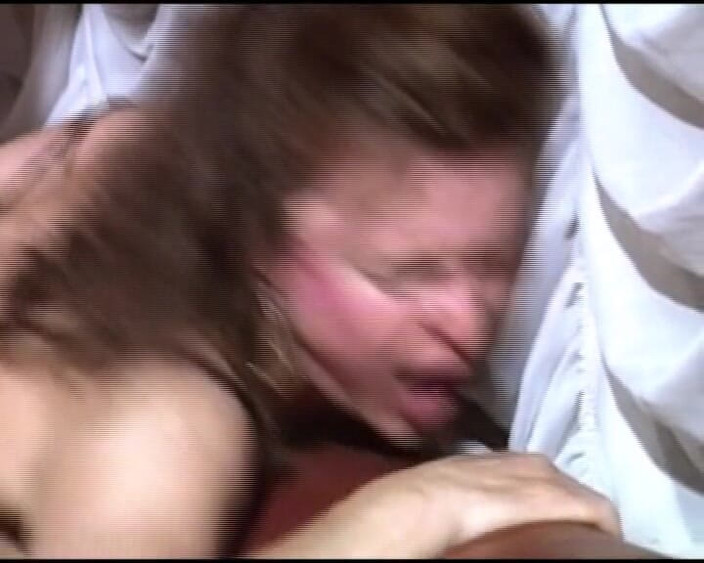 Hardcore German Club: ドイツ出身の熟女がタイトなお尻を犯された