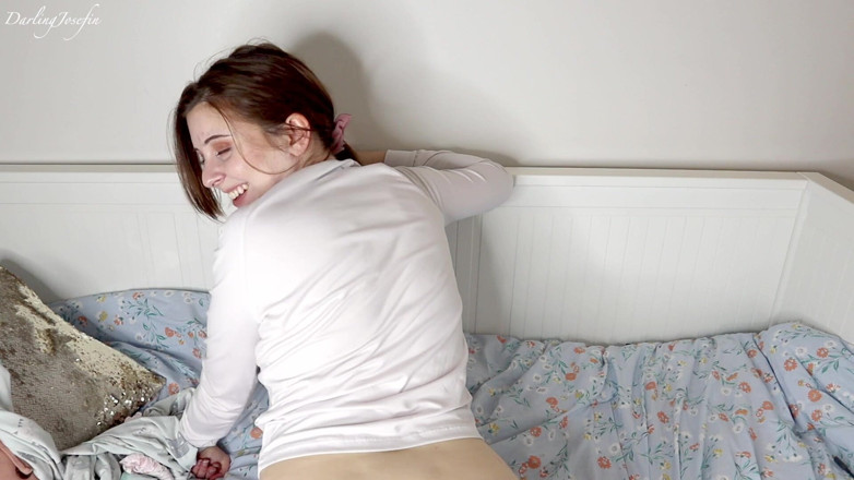 Darling Josefin: Leccando la tua piccola sorellastra 4