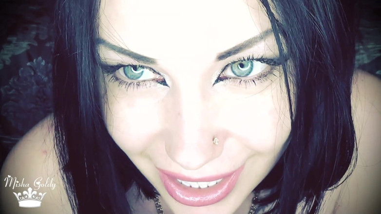 Goddess Misha Goldy: Pahalı el sutyenime tap! Büyük memeli zihin sikişi!
