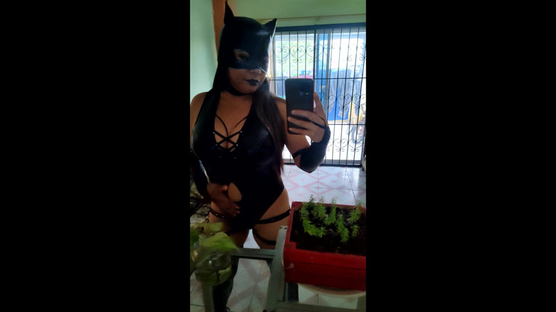 Martin13: ¡El suscriptor me da un traje para probarme en la...