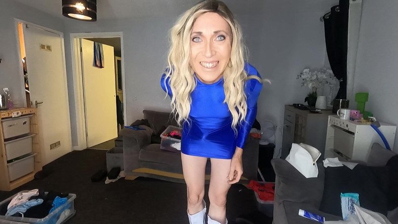 The Midnight Minx: Gaun mungil warna biru