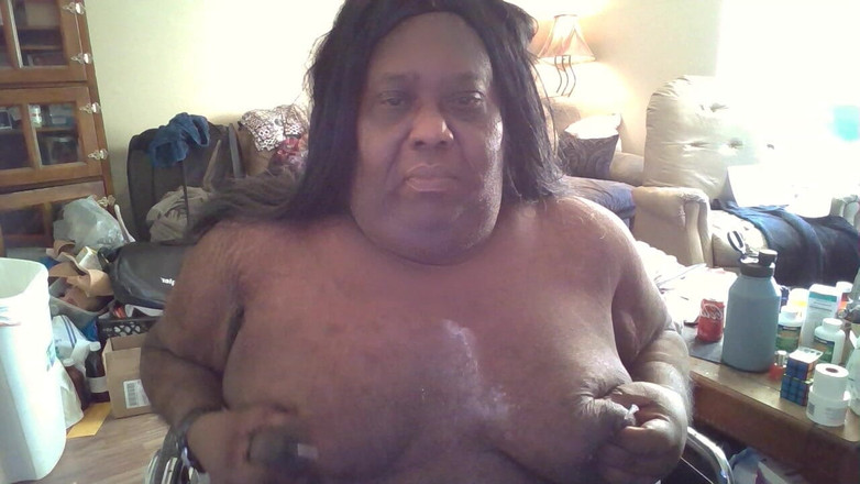 WGP-Gay: Naalden in tieten