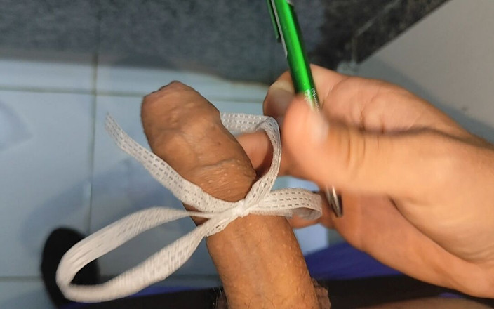 Straight Daddy Club: Applicera chocker på penis med den elektriska pennan.