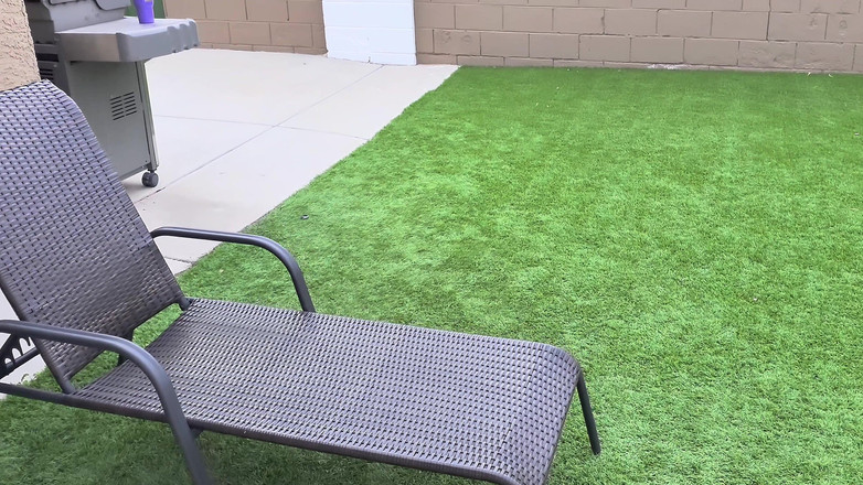 PolyJSwitch: Polyjswitch 热辣人妻跪在地上服务大黑