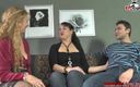 EroCom: Amatör trekant audition med två mogna kurviga tyska kvinnor med...
