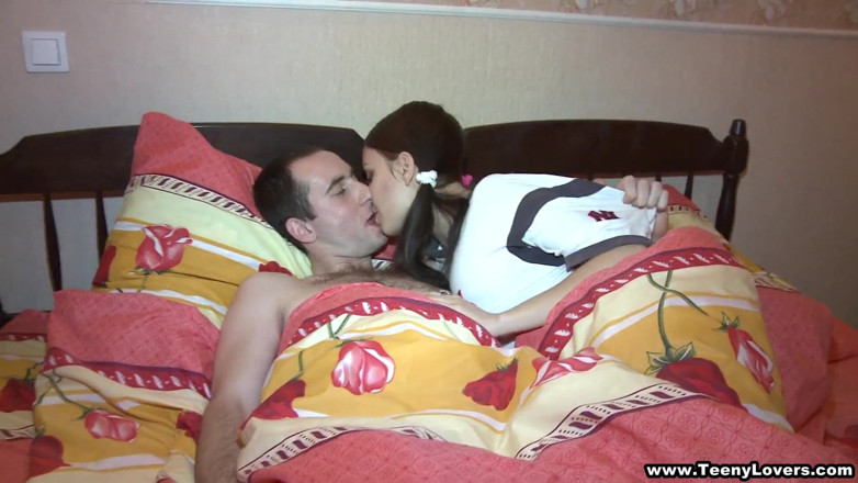 Teeny Lovers: Тинку с большими сиськами трахнули в задницу