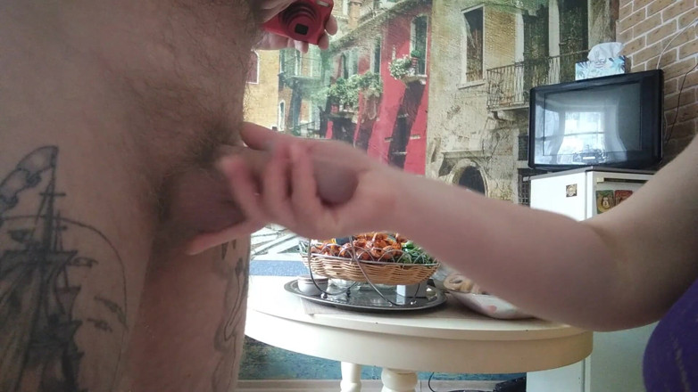 Zona901: Sucks my dick and gets a mouthful of cum