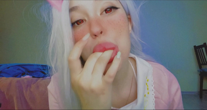 Bambietta Valentain: Hot anime girl sucking her beautiful fingers