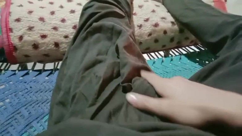 Desiboy gay: Quente full boy indiano garoto punheta paquistanês completo branco garoto...