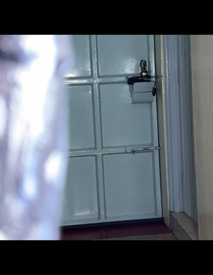 Its Nyota: バックショットと立ったミッショナリーの体位。