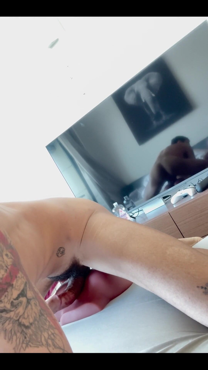 arabeputo: Moje hračka to sotva dokázala vzít, protože můj čůrák šel tak hluboko