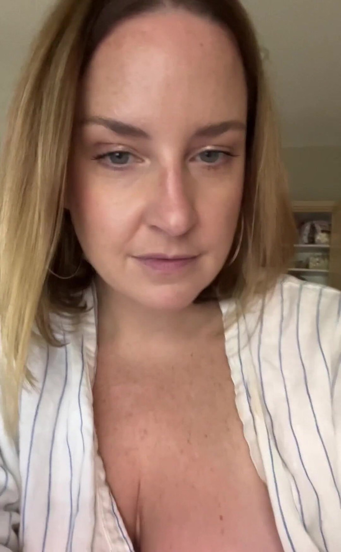 Avril Showers: Dziękuję za cierpliwość do mnie za nie robienie czatów wideo...