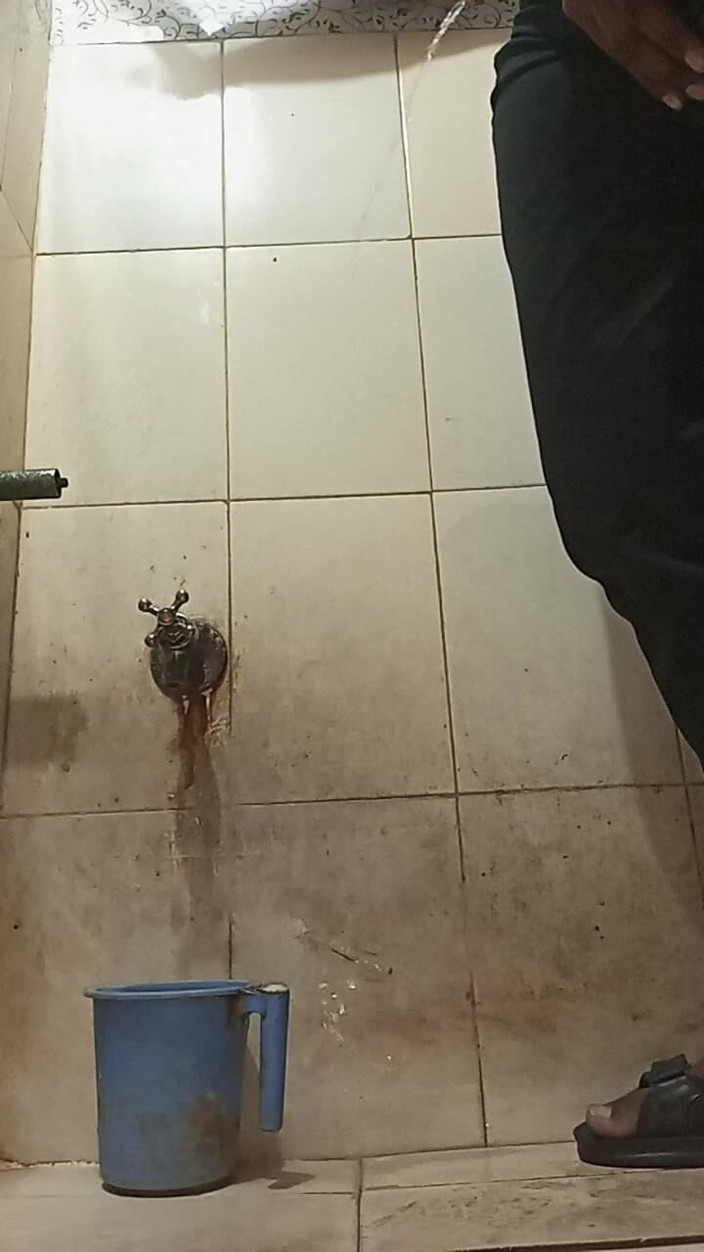 Sweet Indian cock: Jebanie w łazience i masturbacja