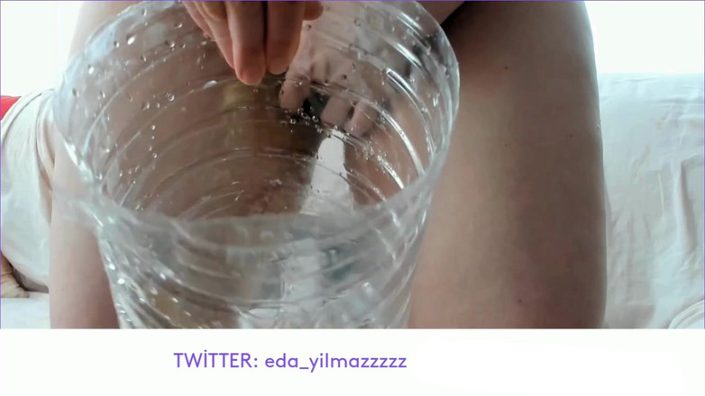 turk_milf_porno: Pipì - Apri la bocca - riempila tutto in bocca - urine - miLF...