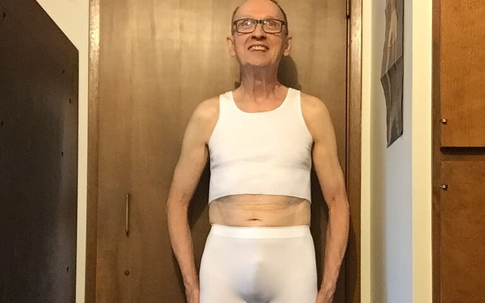 James Steele: Efeminat în sandale albe Red Degetele de la unghii poloneză bate