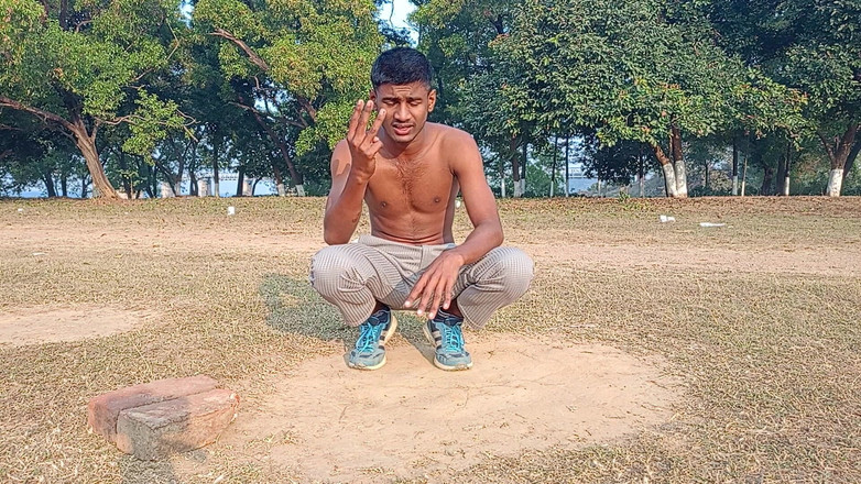 LinearOrnament35: Senaman tiri dengan keras