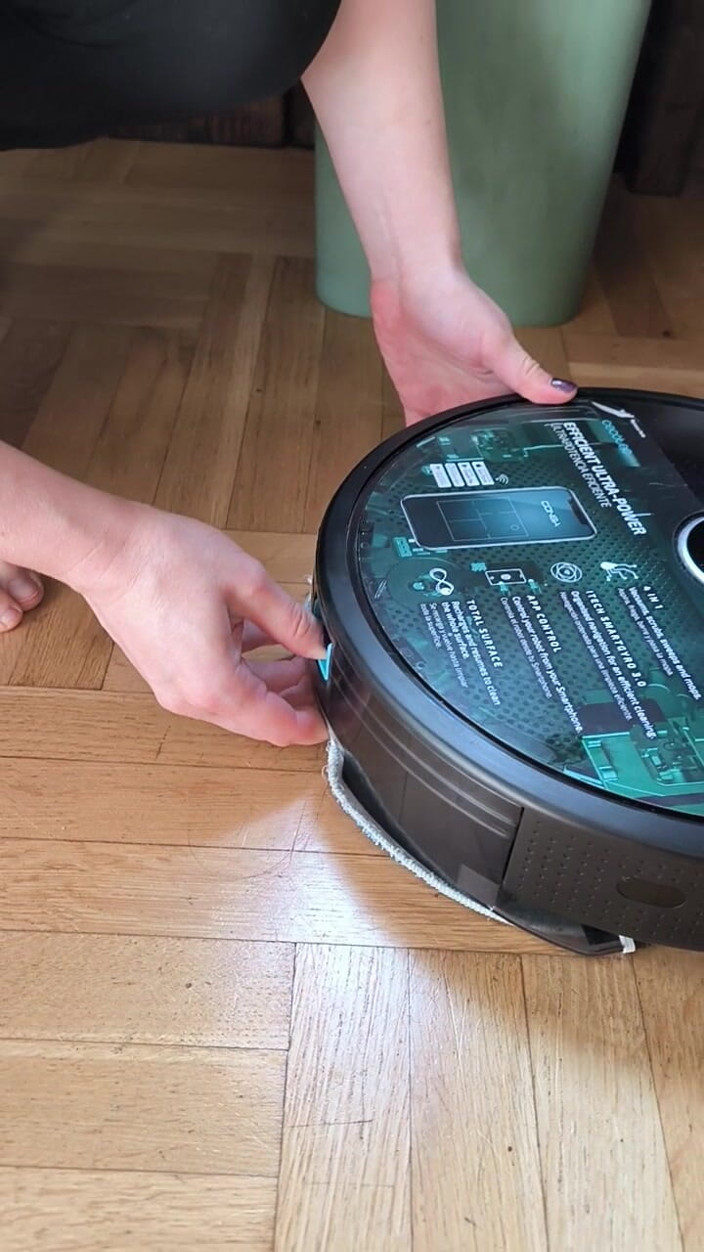 FenekManul: Vacuum Bot Instruction