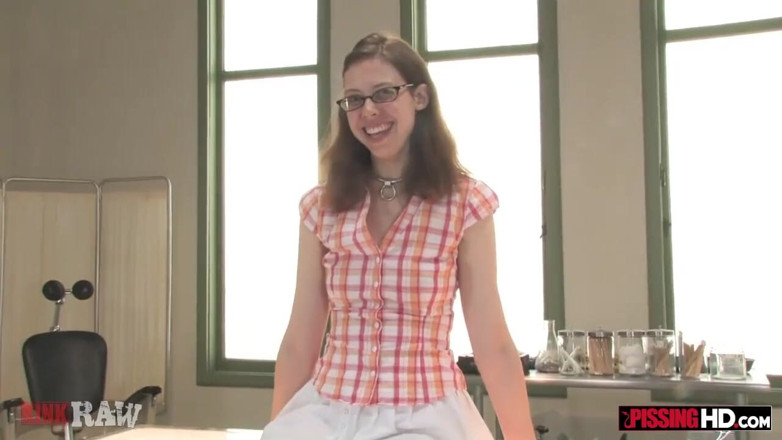 Pissing HD: Amateur closet freak loves to be pissed on