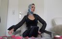 Lady Victoria Valente: Trying on new headscarves - tied differently