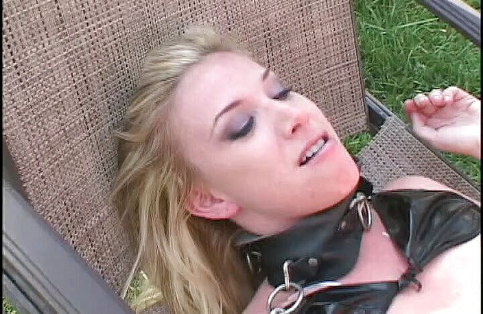 Perfect Porno: बड़े स्तनों वाली बबल बट सुनहरे बालों वाली बेब की गांड में जोरदार चुदाई