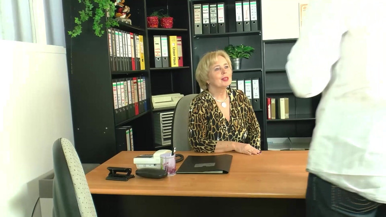 Amateur Pornos XXX: Figa Matura Oltre 40 Ripiegata E Scopata Duro