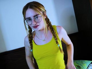 Smash Thots Films: Sexy College Nerd Reese Robbins gives me some sloppy toppy