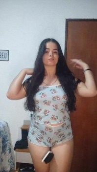 Debora Mendes in Her Pajamas to Spend New Year's Eve
