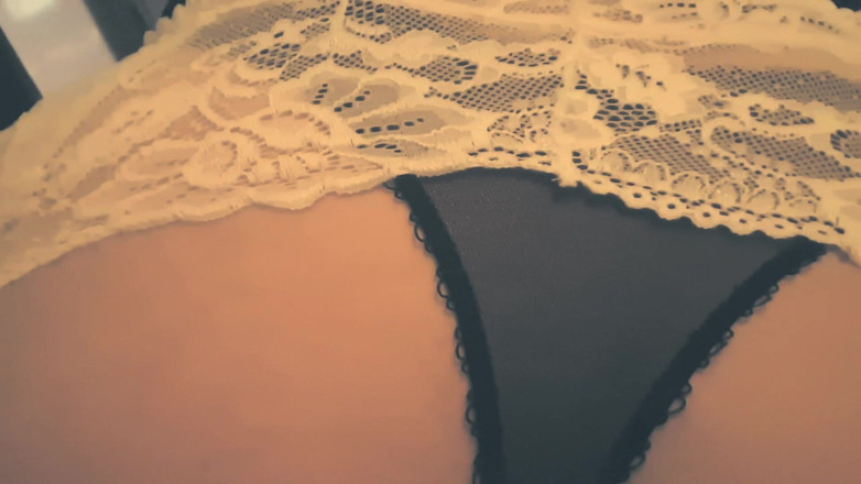 Vixen Willer: वांछित उत्पादन - वाइब्रेटर, काला और सफेद अधोवस्त्र, वीर्य न निकालने की कोशिश करें