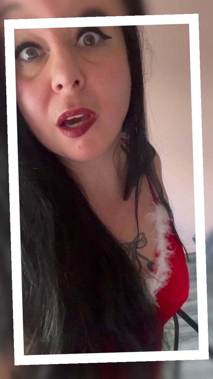 Maitresse Clara: Ibu Krismas Femdom