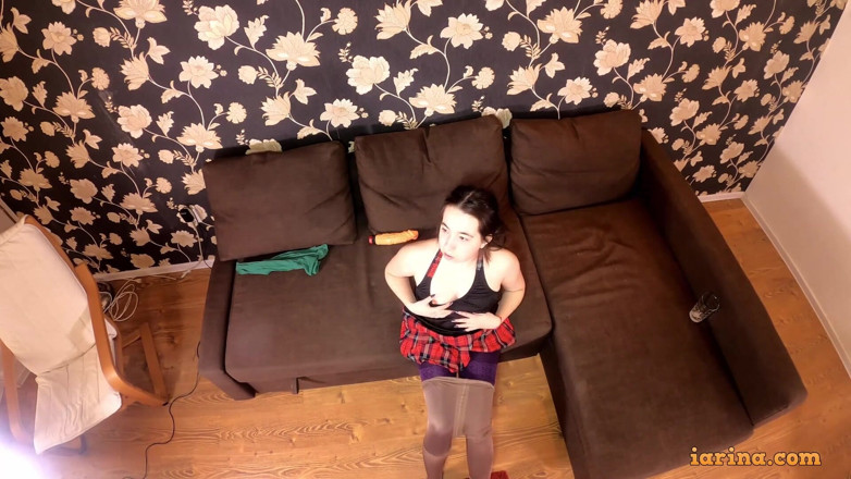 Iarina: Sexy midget masturbate with pantyhose