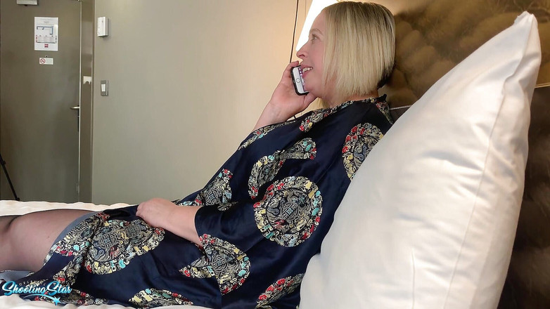 Shooting Star: Podvádějící manželka se setkává s milencem businessmana s velkým černým pérem...