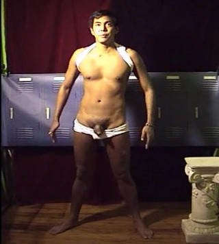 Coach Karl dude lodge: Asiática Frankie Ordialesnude sessão de fotos