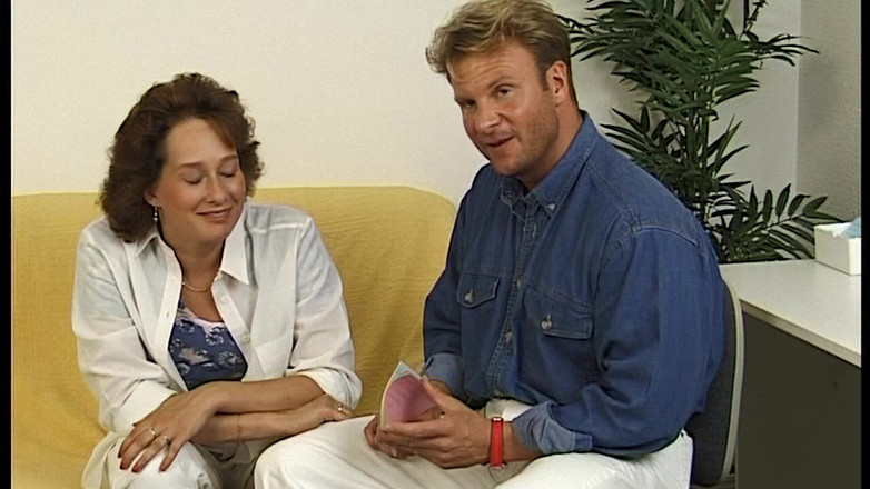 VintageXMovies: 他和他的朋友说，他会操他的医生，所以他去试试他的运气