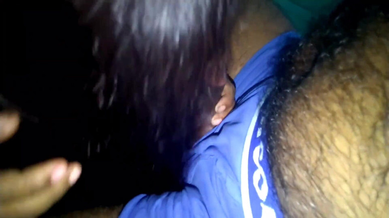 Niharika Thakur: Indische vriendin Nargis hard neuken op zijn hondjes door vriendje