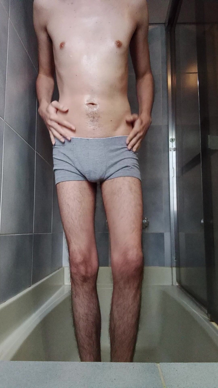 Esteban Williams: Înainte de duș (versiune unsă cu ulei)