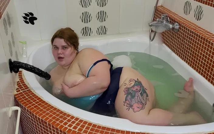 Peach Desert: Please fuck me right in the bathroom in my huge...