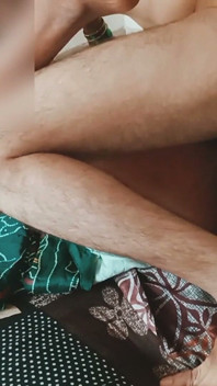 Desi Stepmom in Green Sari Hot Fuck. Indian Village Sex.