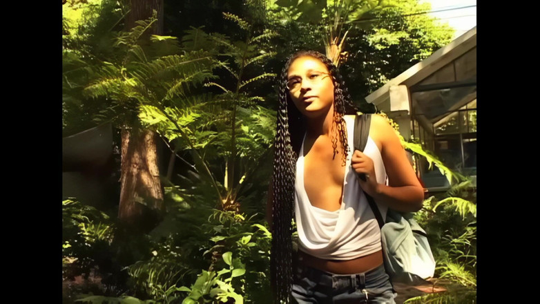 The Africans: Jezdecká dívka si užívá život