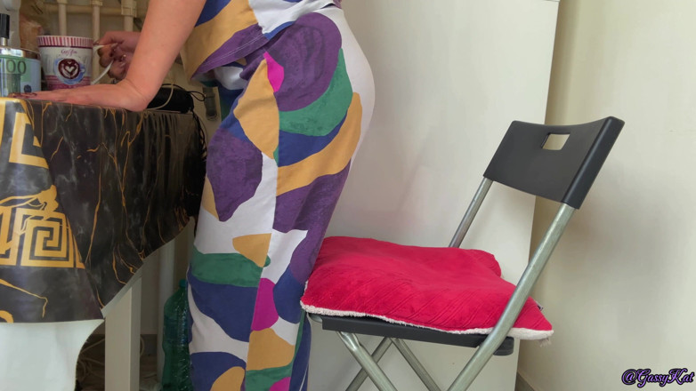 GassyKat: Coffee &amp; Chair Stinkers Morning Sips with Powerful Fart Bar