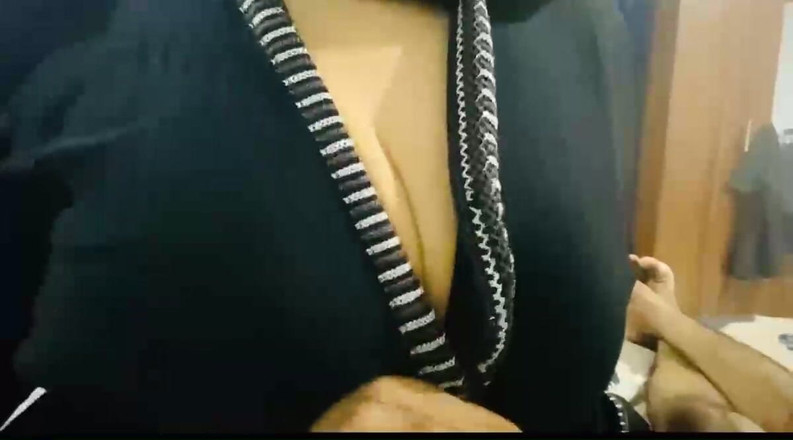 Arabicqueen: Індійська вчителька преса мусульманські цицьки дівчини в хіджабі