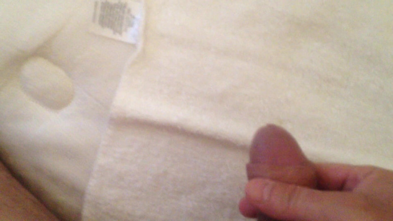 Porncabaret - gay: Jacking off my hairy dick with cum shot