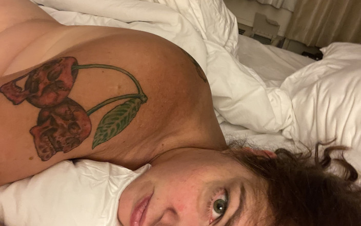 Wild Cherry: Chupando o pau do papai, com anel de pau