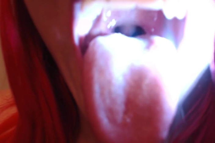Quinn brooks: Coughing Throat Close up (wmv)